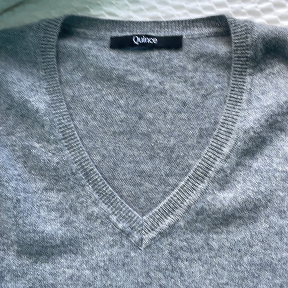 Long sleeve V-Neck mongolian cashmerr sweater - Picture 2 of 2